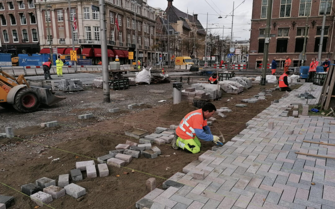 Natuursteen voor plein met uitzicht op de Hofvijver